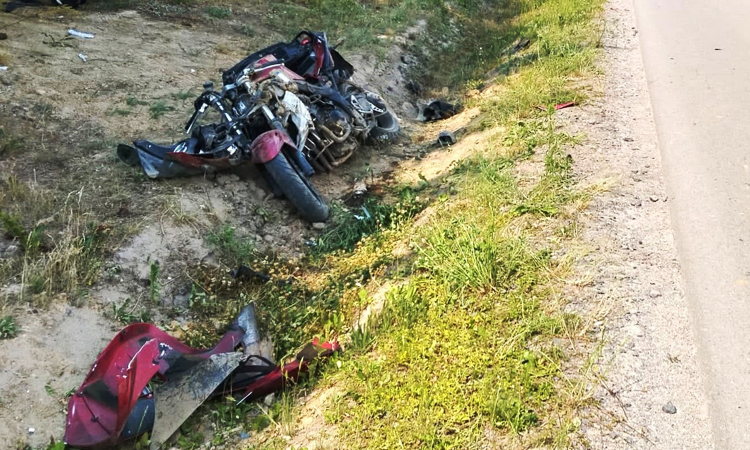 Motocyklista trafił do szpitala po zderzeniu w Charlężu